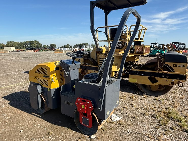#145-•-#30306-•-2025-sdlool-sl1000-vibratory-compactor-inv#:-30306-image-2
