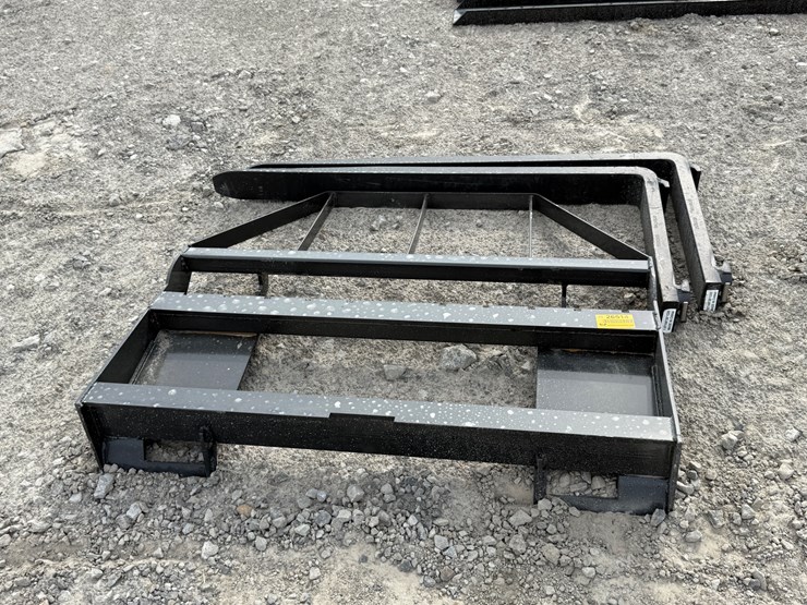 #2000-•-#26514-•-unused-mower-king-sa-skid-steer-forks-image-4