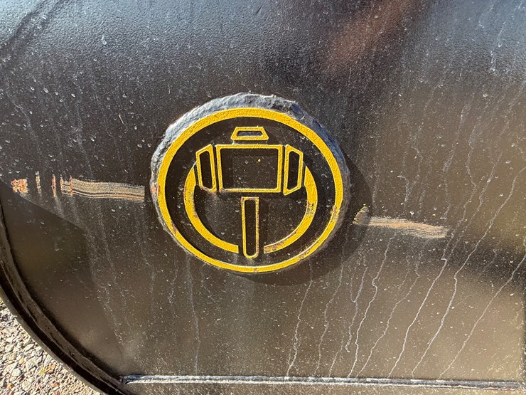 caterpillar-320-image-4
