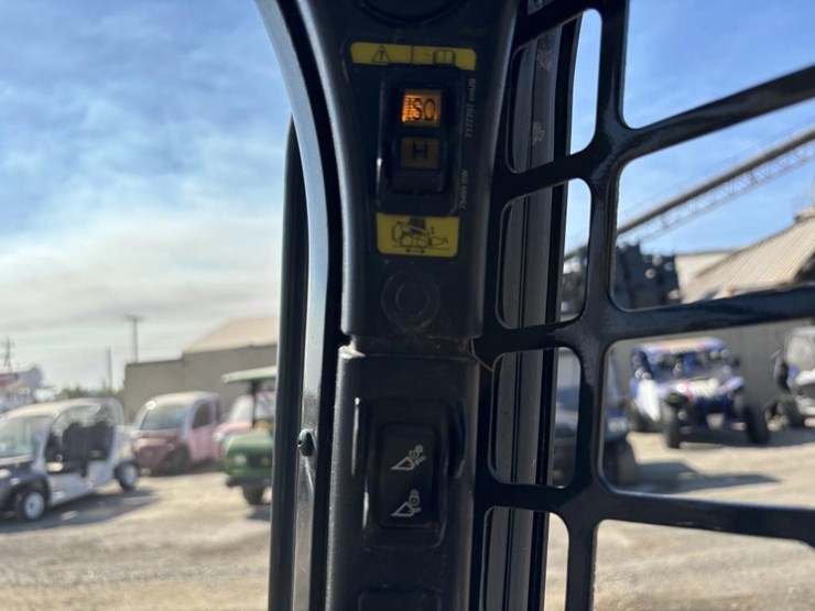 2024-bobcat-t770-image-28
