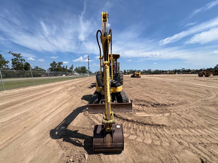 2015-komatsu-pc35-image-7