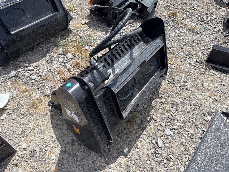 #230-•-#26326-•-unused-giyi-mini-skid-steer-mixing-bucket-jbd250792-image-5