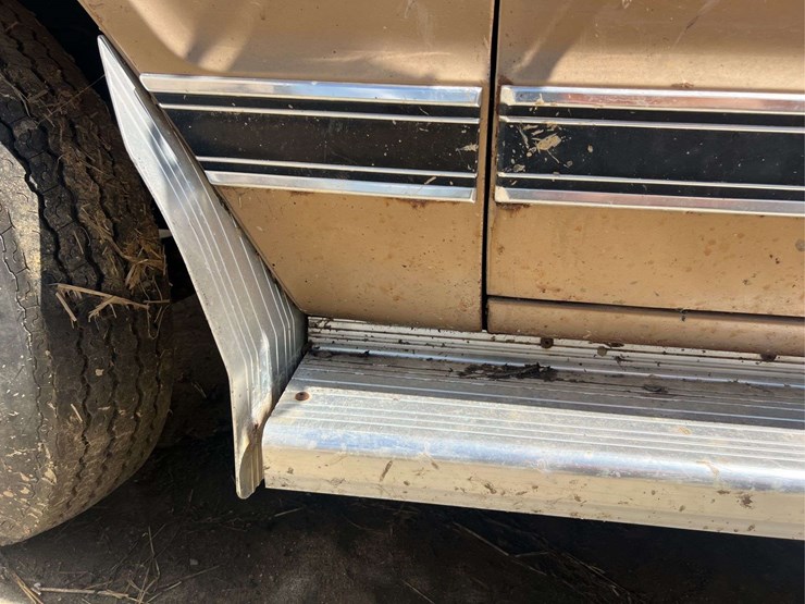 1969-chevy-c20-custom-camper-image-44