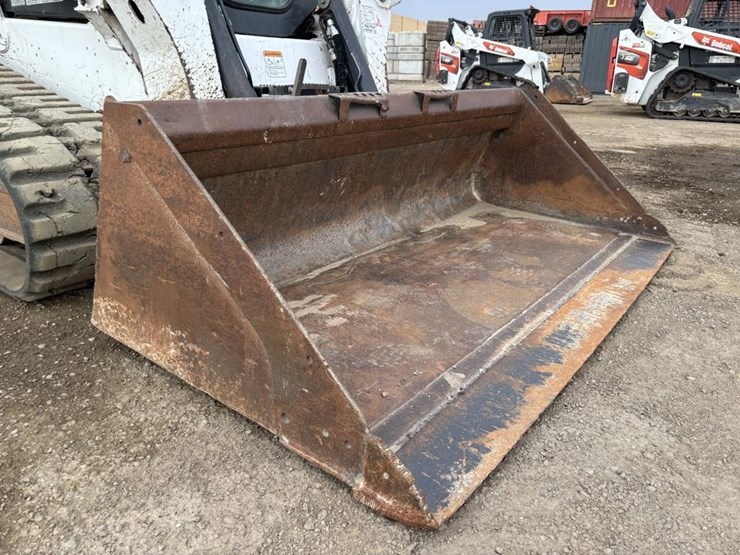 2022-bobcat-t770-image-10