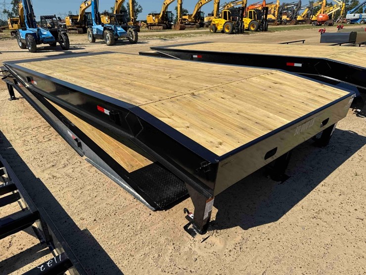 unused-x-star-20'-x-101"-loading-ramp-image-2