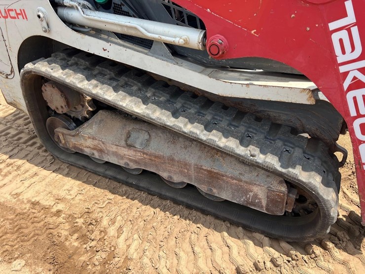 2019-takeuchi-tl6r-image-12