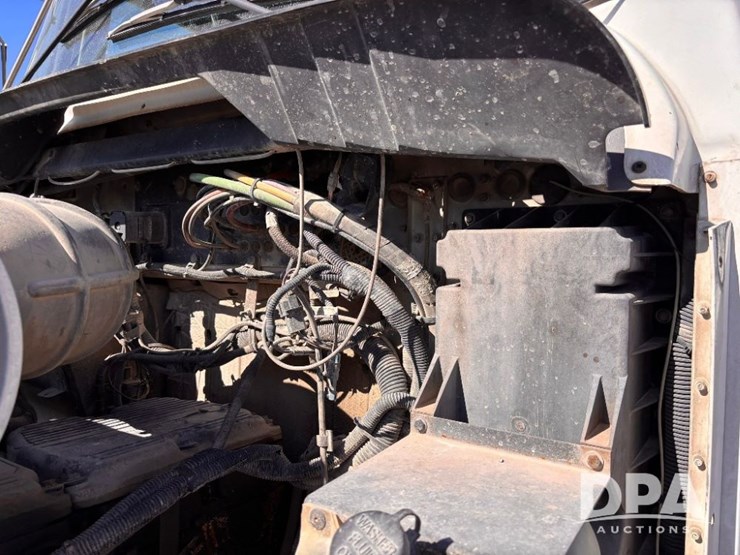 2005-kenworth-t800-image-53