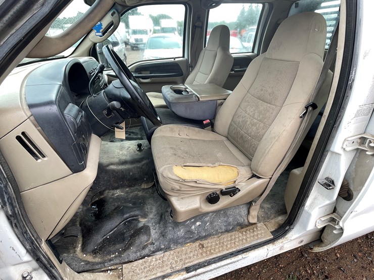 2005-ford-f350-image-25