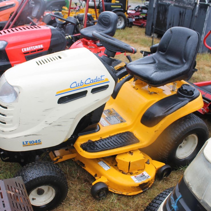 CUB CADET LT1045