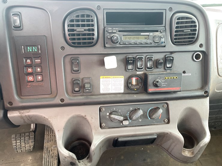 #2147-•-2013-freightliner-patch-truck-(has-mn-title)-image-26