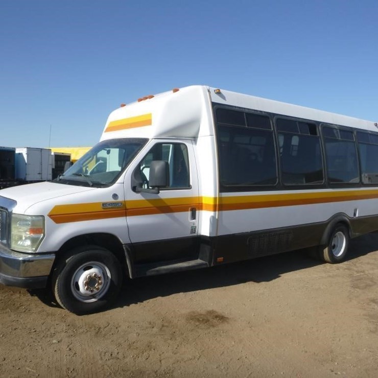 2008 FORD E450