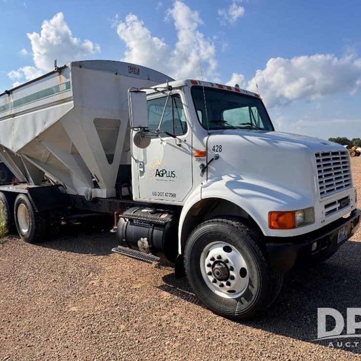 1998 INTERNATIONAL 8100