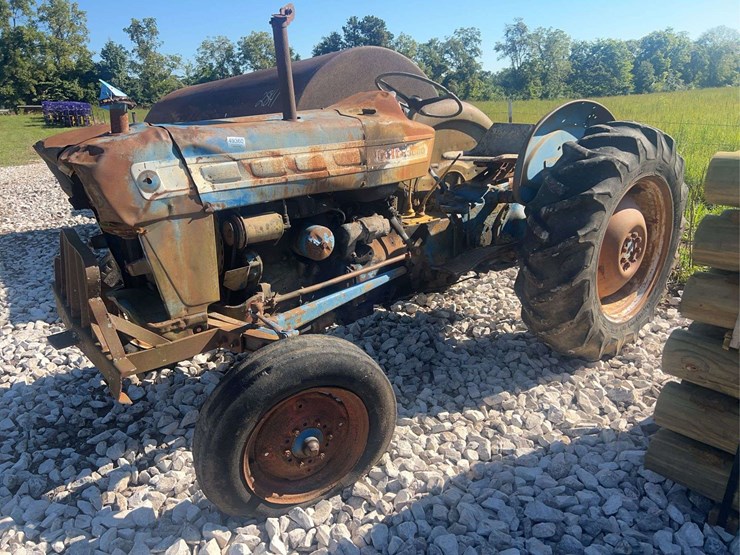 ford-3000-image-1
