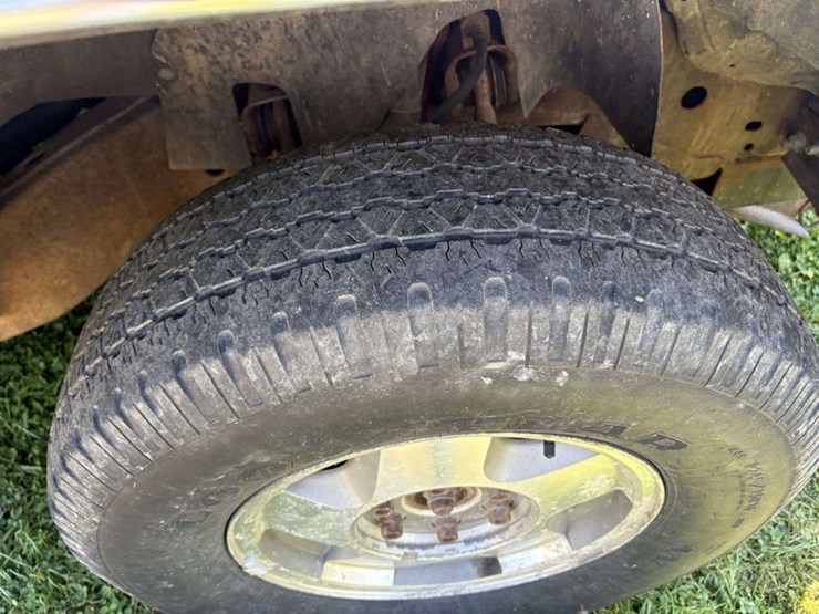 1990-chevy-silverado-k1500-4x4,-reg-cab,-8’-box,-245/75r16-tires-on-alloy-rims,-350-v8,-block-heater-image-17