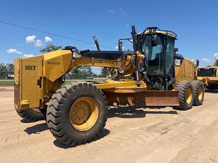 2011-caterpillar-140m2-image-8