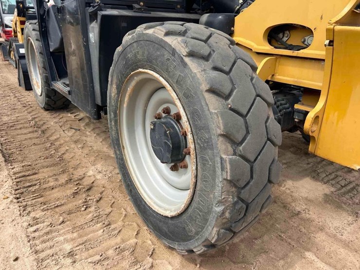 2014-caterpillar-tl642c-image-22