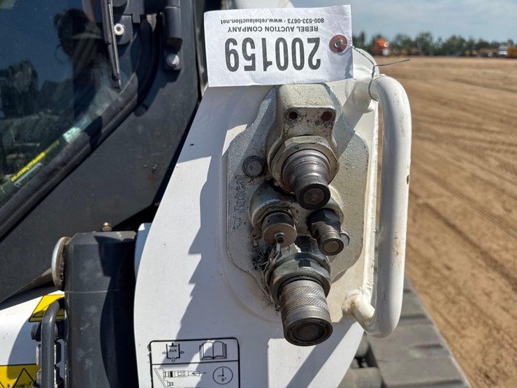 2023-bobcat-t770-image-21