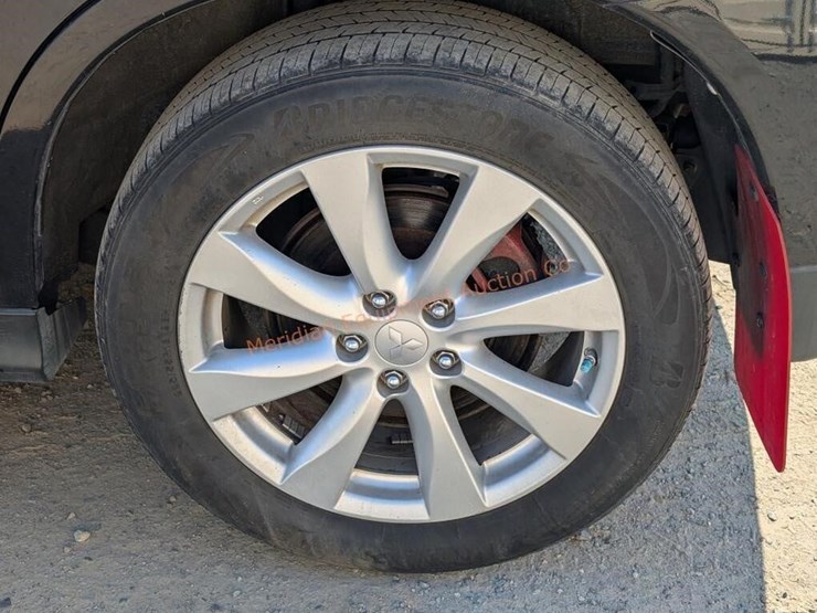 2014-mitsubishi-outlander-image-10