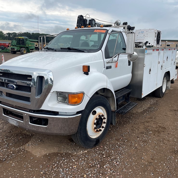 2006 FORD F650