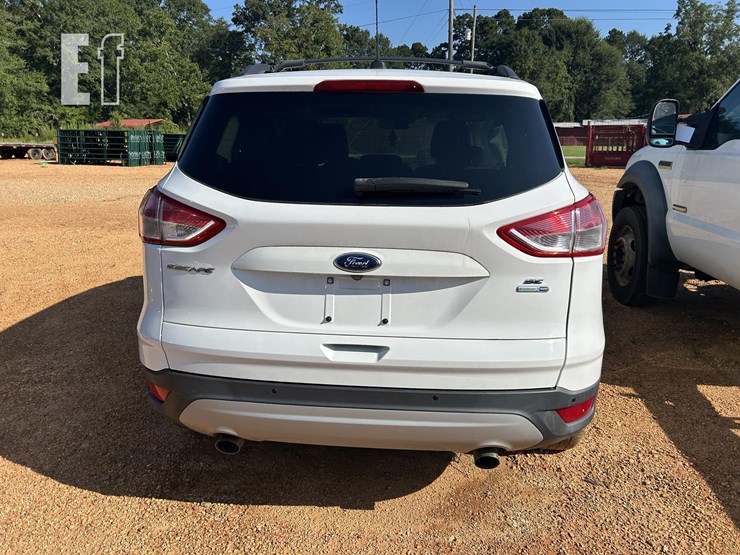2016-ford-escape-se-image-4