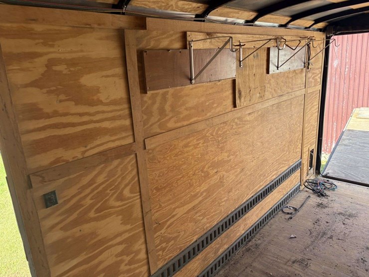 2004-forest-river-cargomate-enclosed-cargo-trailer,-7’x18’,-tandem-axle-with-(2)-3500#-axles,-st205/-image-31