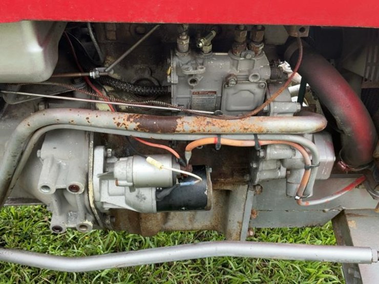 #124-•-massey-ferguson-mf210-tractor-image-16