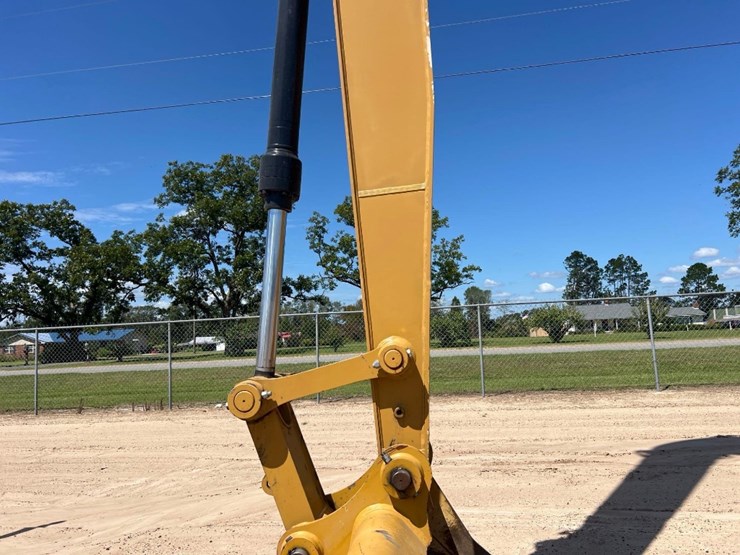 2019-caterpillar-330gc-image-10