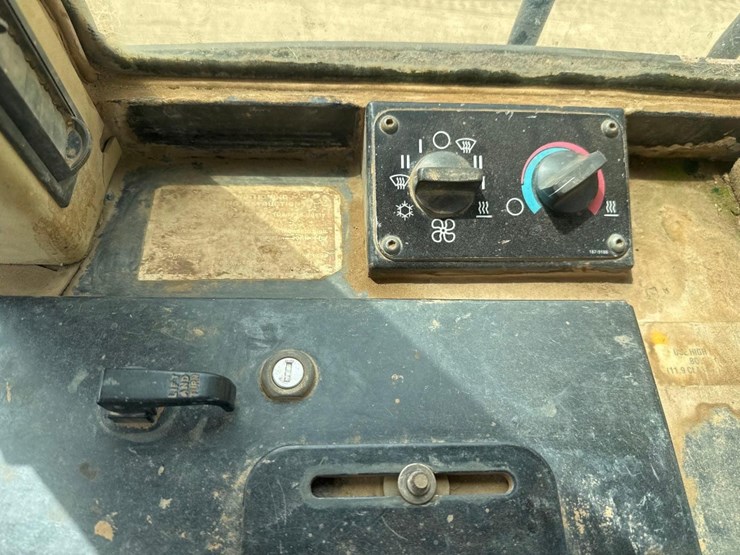 2002-caterpillar-973c-image-28