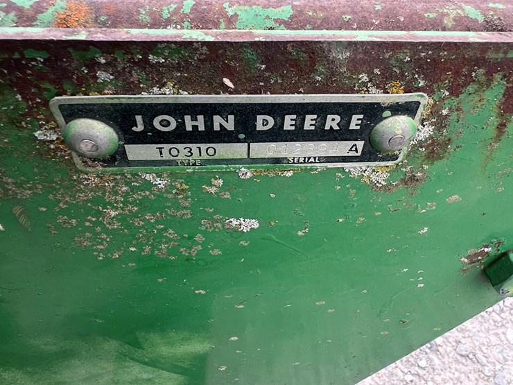 john-deere-310-image-3
