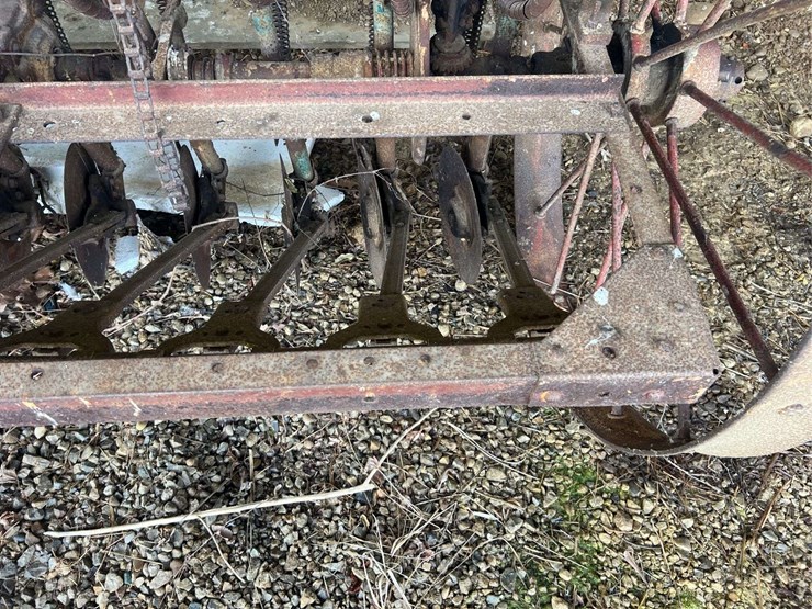 oliver-superior-8ft-grain-drill-image-16