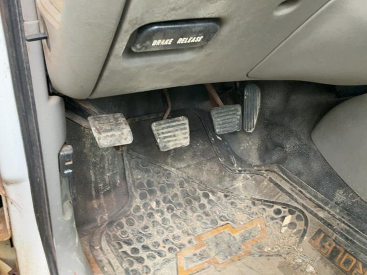 #143-•-2002-chevy-s10-truck-image-29