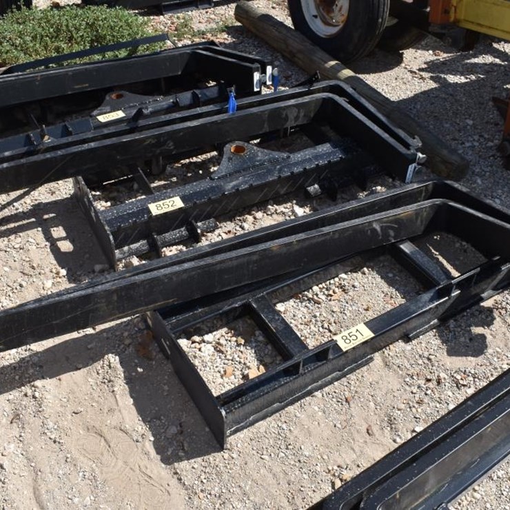SKID STEER PALLET FORK