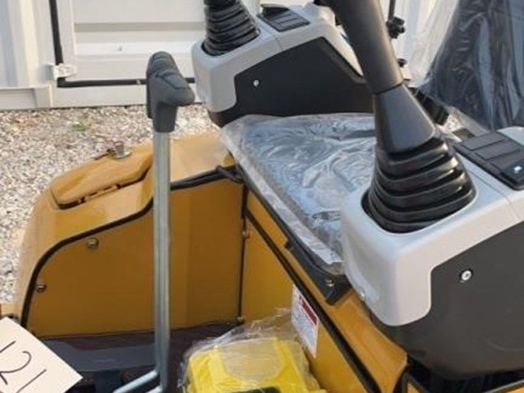 2025-cfg-qk18r-mini-excavator-image-6