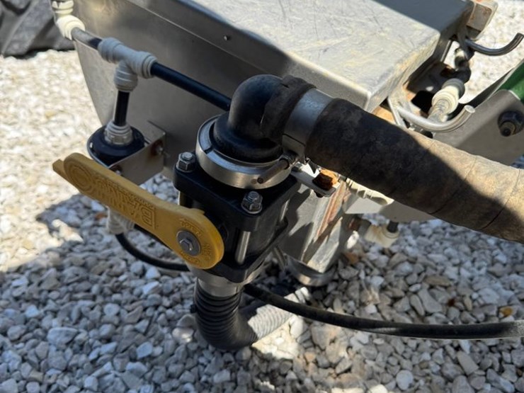 john-deere-r4038-image-4