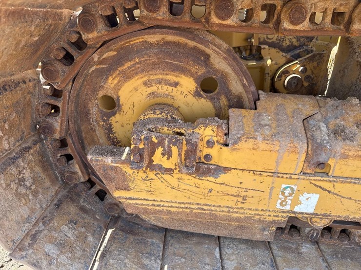 2005-caterpillar-d3g-lgp-image-12