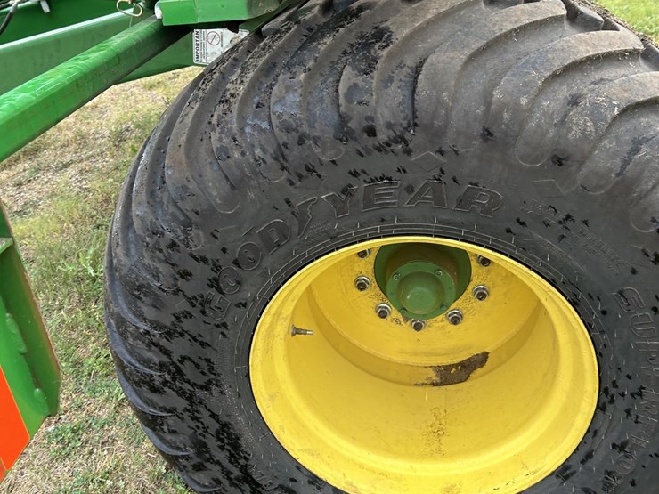 2021-john-deere-2680h-image-16