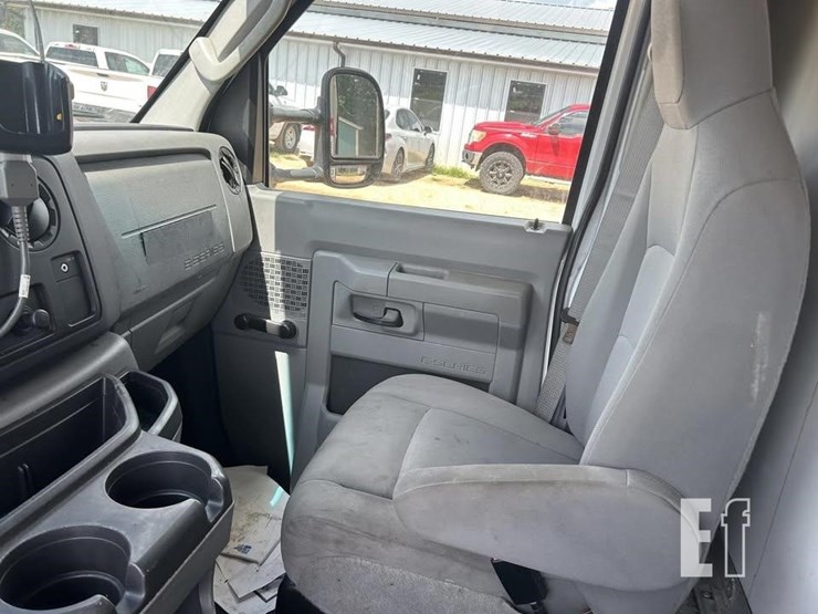 2012-ford-e450-image-7