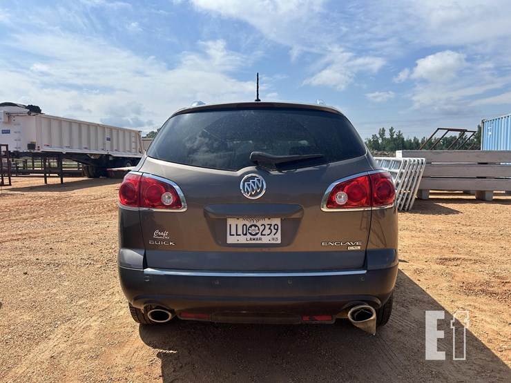 2011-buick-enclave-image-3