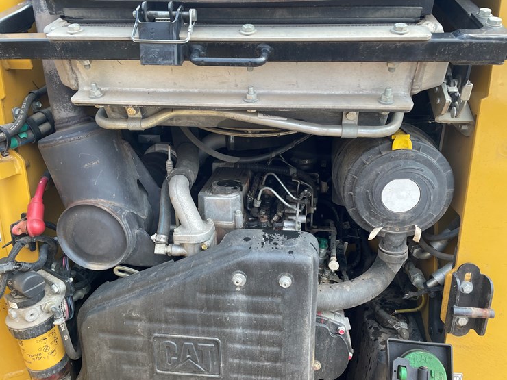 2012-caterpillar-279c2-image-11