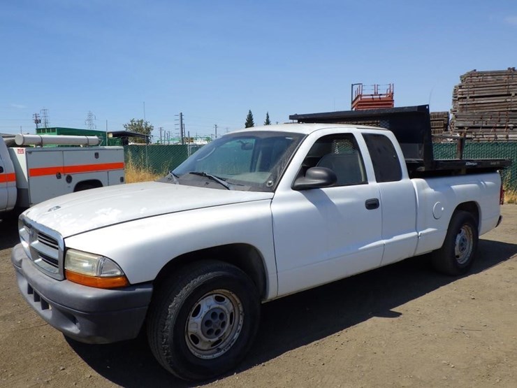 2004-dodge-dakota-image-2