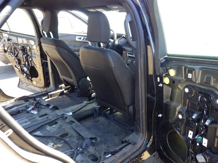 2022-ford-explorer-image-9