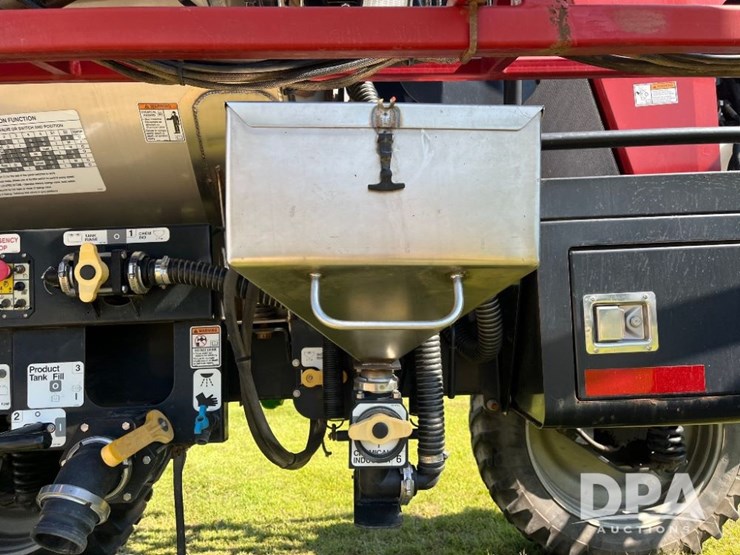 2011-case-ih-patriot-3330-image-51