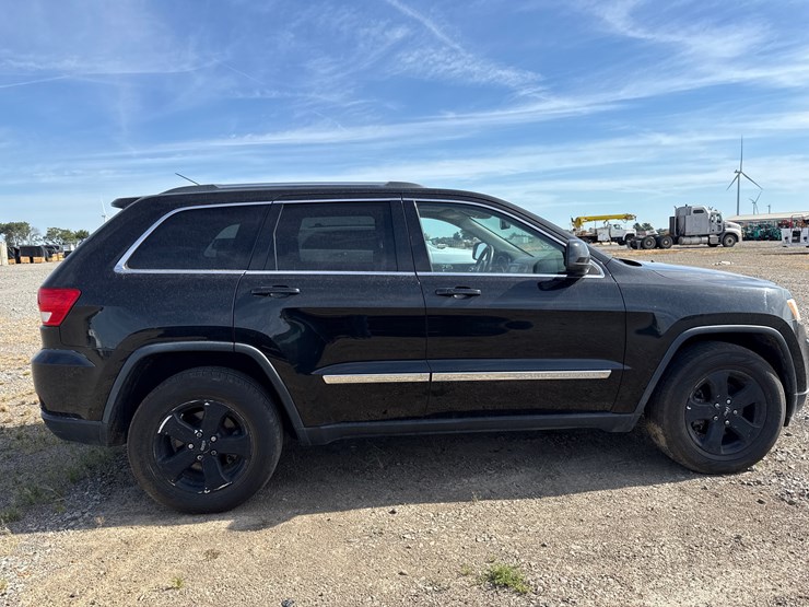 2013-jeep-grand-cherokee-image-3