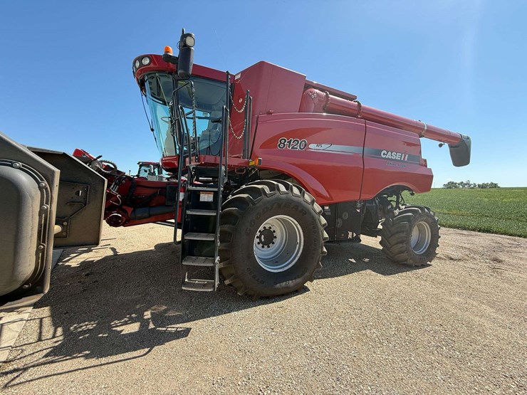 2009-case-ih-8120-image-16