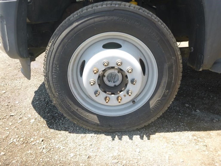 2015-ford-f550-image-28