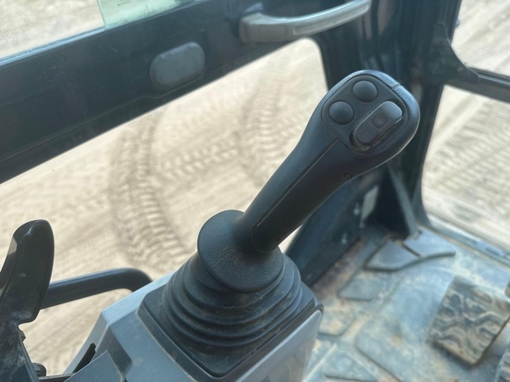2014-caterpillar-349fl-image-35
