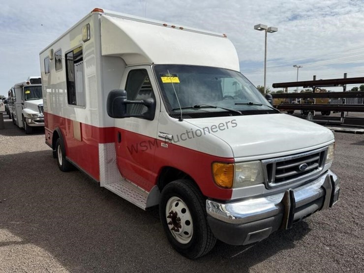 2006-ford-e450-image-4