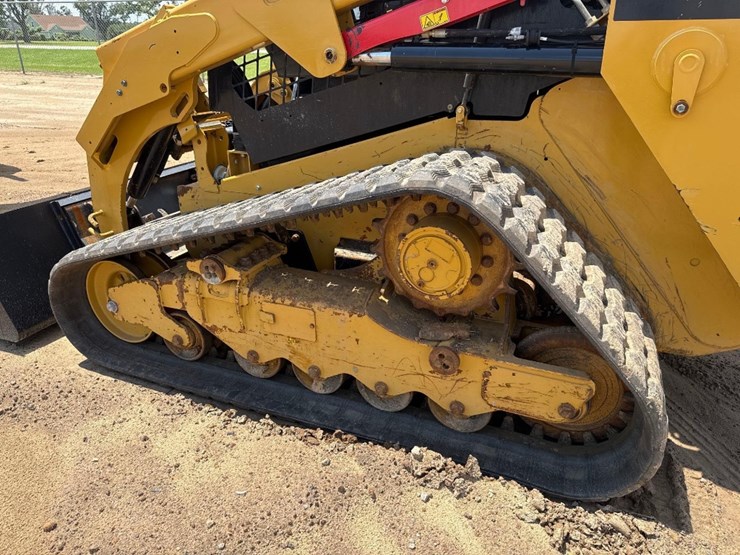 2018-caterpillar-279d-image-9