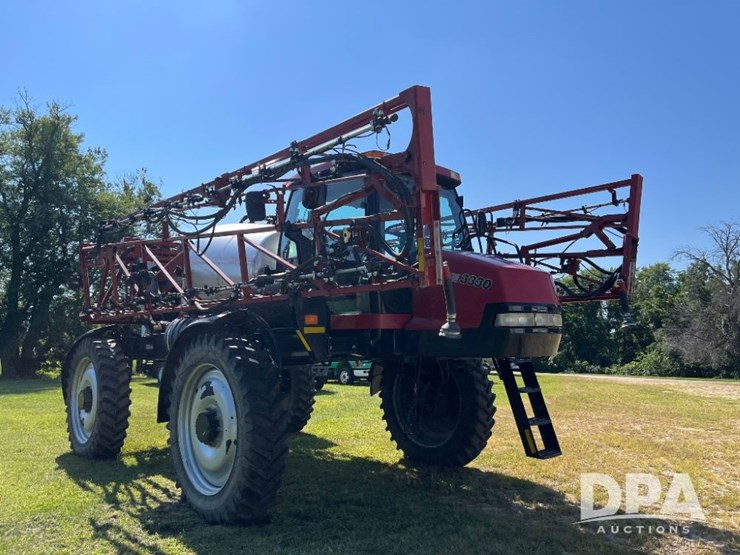 2011-case-ih-patriot-3330-image-5