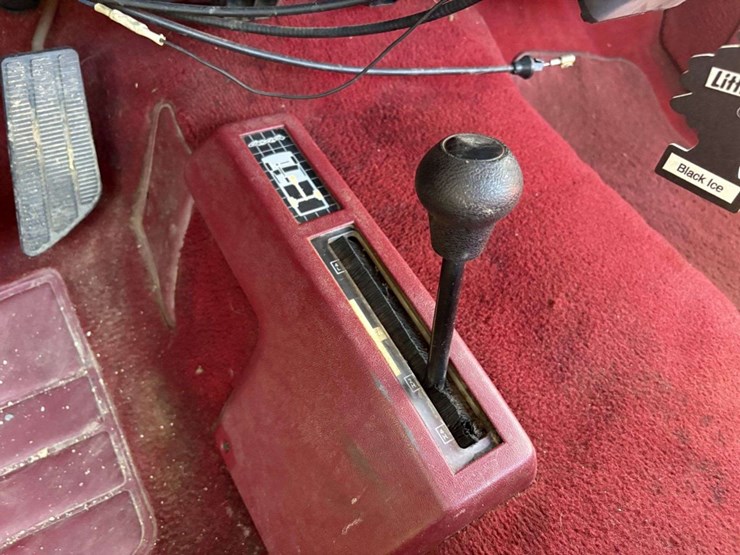 1990-chevy-silverado-k1500-4x4,-reg-cab,-8’-box,-245/75r16-tires-on-alloy-rims,-350-v8,-block-heater-image-37